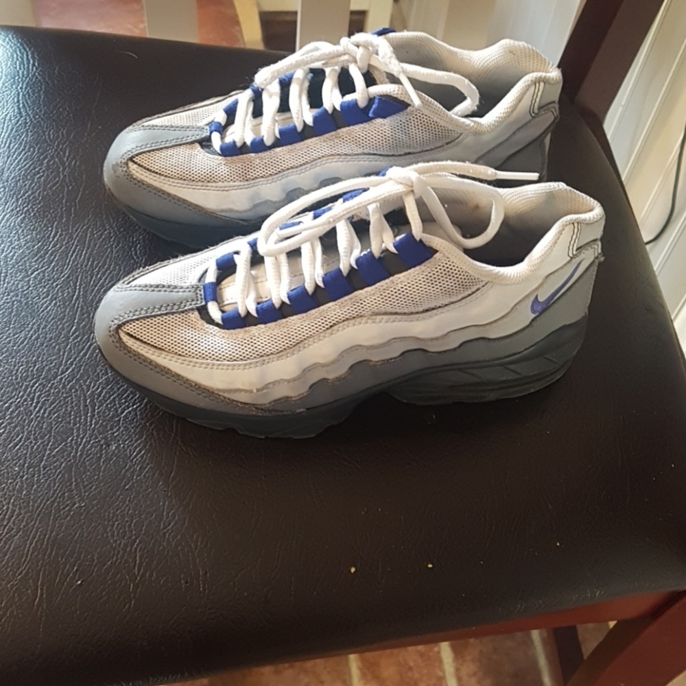 AIR MAX SNEAKERS